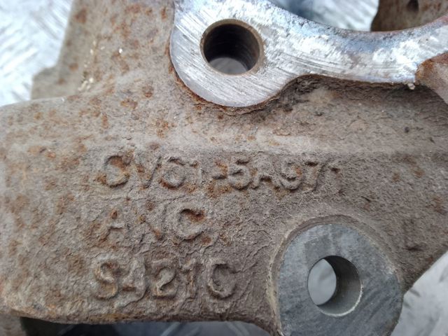 Кулак поворотный левый CV615A971 FORD