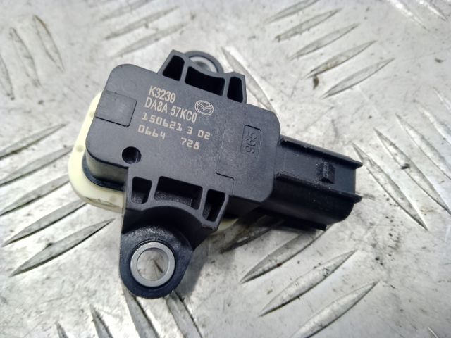 Датчик Айрбег передний DA8A57KC0 MAZDA