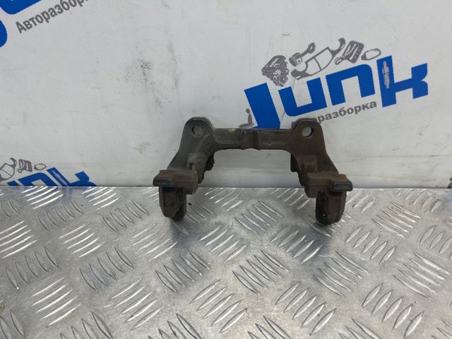 FORD DG9Z2B511A Скоба заднего суппорта в наличии Винница