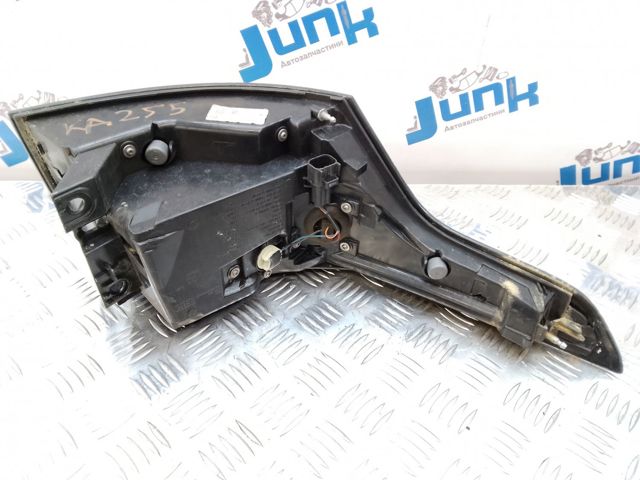 Фонари задние DK6213404BA LAND ROVER