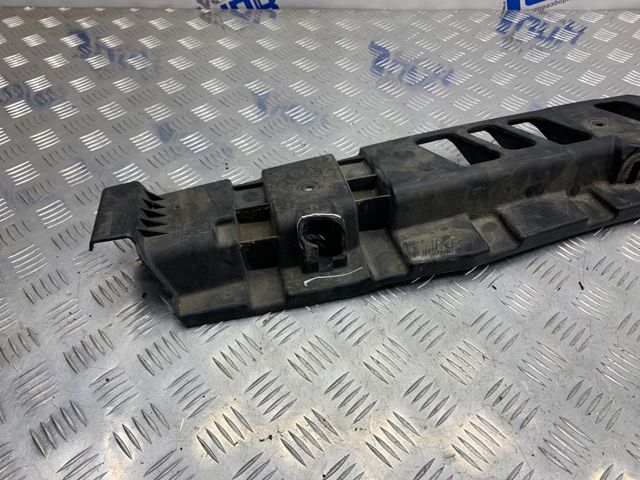 Кронштейн бампера заднего, центральный DQN500011 LAND ROVER