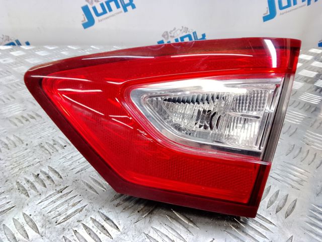 Фонарь задний правый, внутренний DS7Z13404A FORD