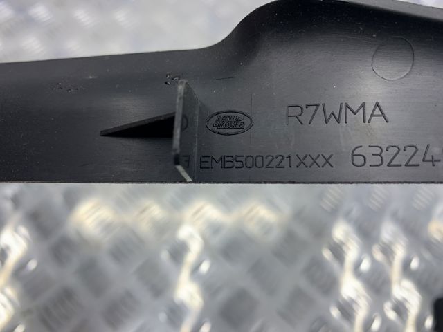 Обшивка стойки кузова внутренняя, передняя правая EMB500221PVJ LAND ROVER
