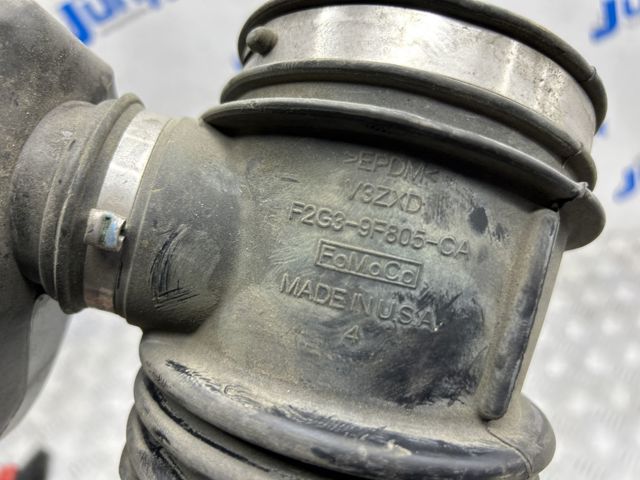 FORD F2GZ9B659C Патрубок воздушный, выход воздушного фильтра в наличии Николаев