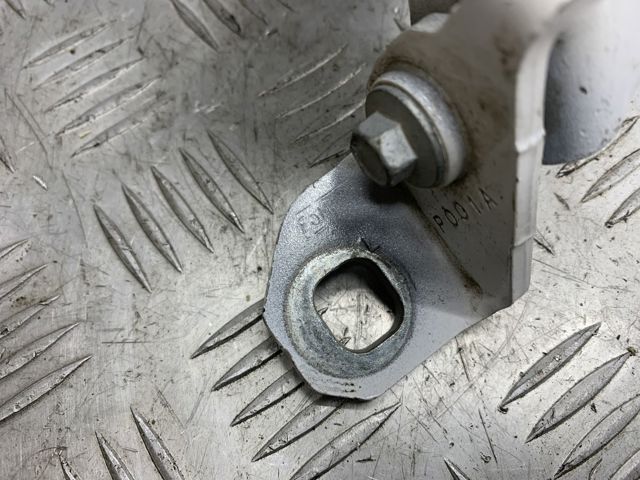 Навеска двери водителя (петли) FT4Z5822811B FORD