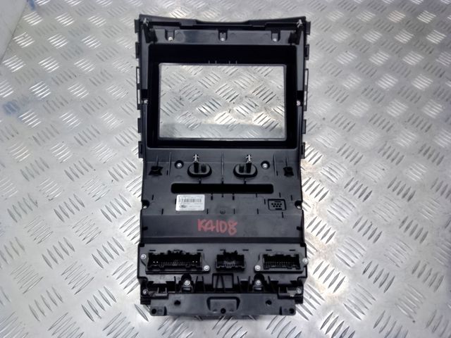 GT4Z18842FC Накладка декоративная центральной консоли купить Сумы