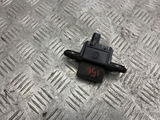 KB7W624B0 MAZDA Кнопка привода замка крышки багажника (двери 3/5-й (ляды) купить в Каменское