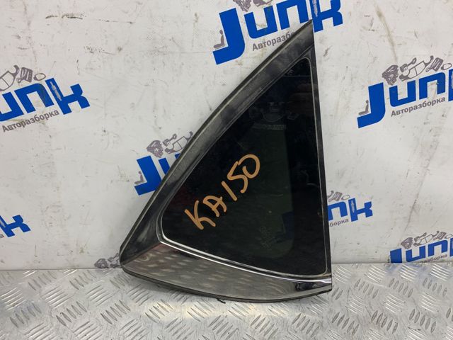 Стукло багажника, правое KB7W62950A MAZDA