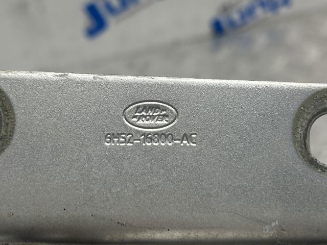 LR001562 LAND ROVER Петля капота правая купить в Ужгород