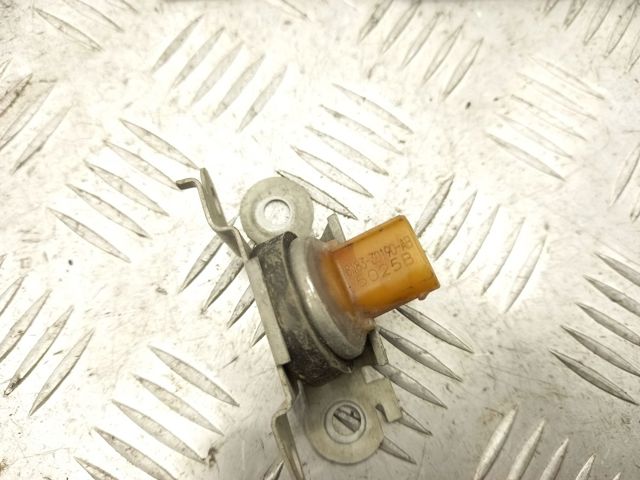 Датчик продольного ускорения LR012896 LAND ROVER