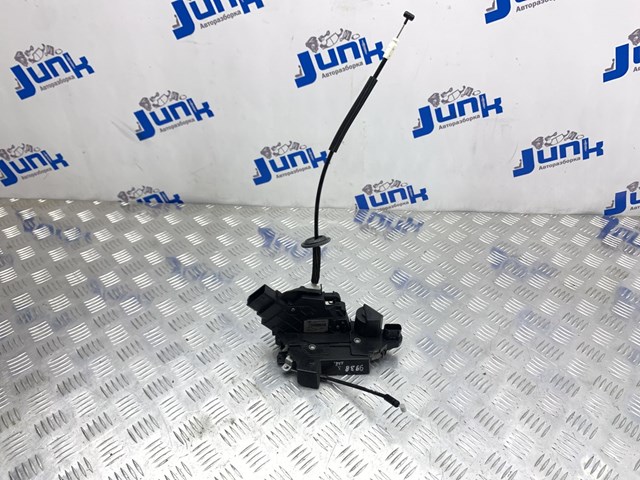 Замок задней левой двери LR013893 LAND ROVER