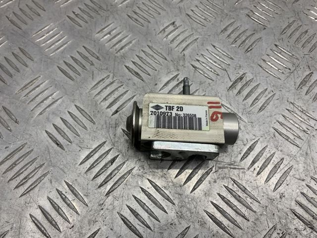 Клапан расширительный LR016631 LAND ROVER