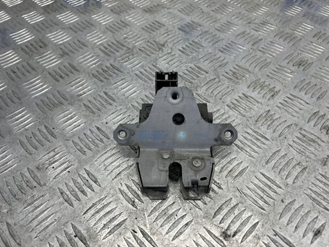 Замок пятой двери LR016678 LAND ROVER