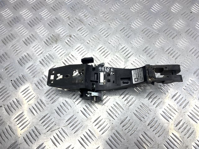 Держатель наружной ручки двери, задней левой LR018298 LAND ROVER