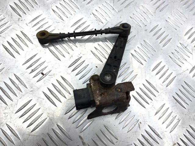 Датчик уровня положения кузова, задний LR023648 LAND ROVER
