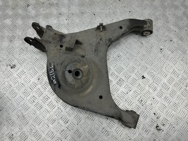 Рычаг задней подвески нижний, левый LR023714 LAND ROVER