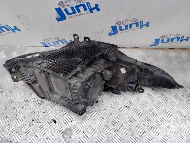 Фары LR024261 LAND ROVER