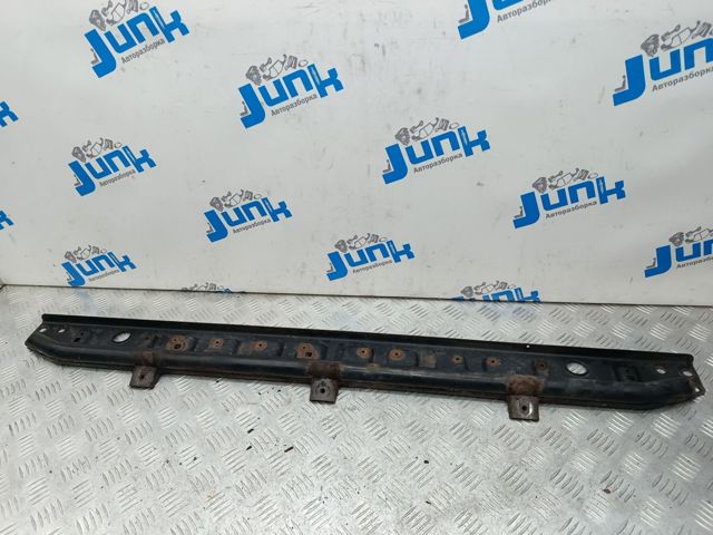 LR024295 LAND ROVER Балка радиатора нижняя купить в Ирпень