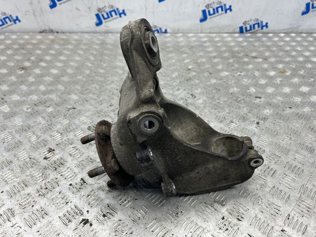Цапфа поворотная правая LR024482 LAND ROVER