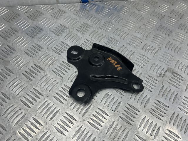 LR024733 LAND ROVER Кронштейн подушки (опоры) двигателя правой купить в Павлоград