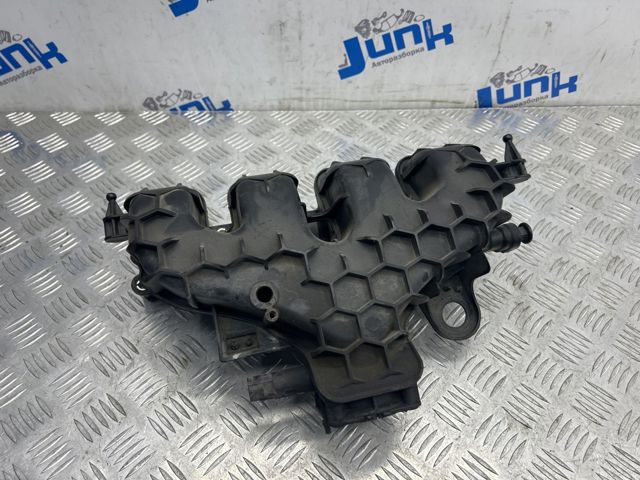 Коллектор впускной LR025405 LAND ROVER