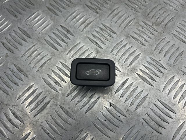 LAND ROVER LR025424 в наличии Полтава