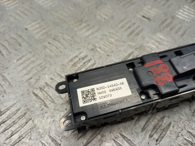LR025908 LAND ROVER Кнопочный блок управления стеклоподъемником передний левый купить в Днепр