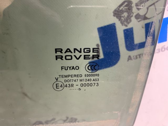 Стекло двери задней левой LR026715 LAND ROVER