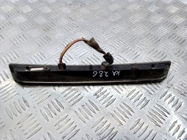 Фонарь сигнала торможения LR027950 LAND ROVER