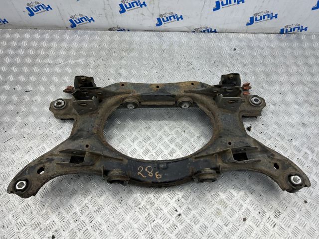Балка задней подвески, подрамник LR028449 LAND ROVER
