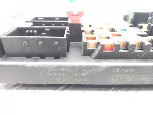 LR028902 LAND ROVER Блок предохранителей купить в Сумы