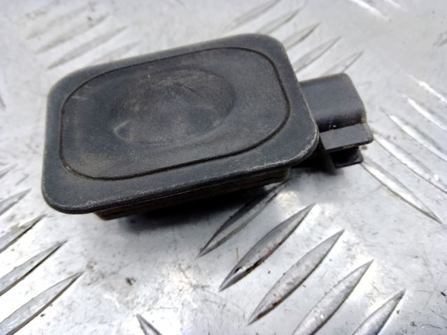 Кнопка привода замка задней 3/5 двери (ляды) LR029038 LAND ROVER