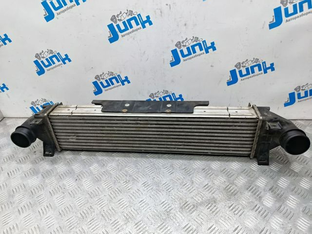 Радиатор интеркуллера LR031467 LAND ROVER