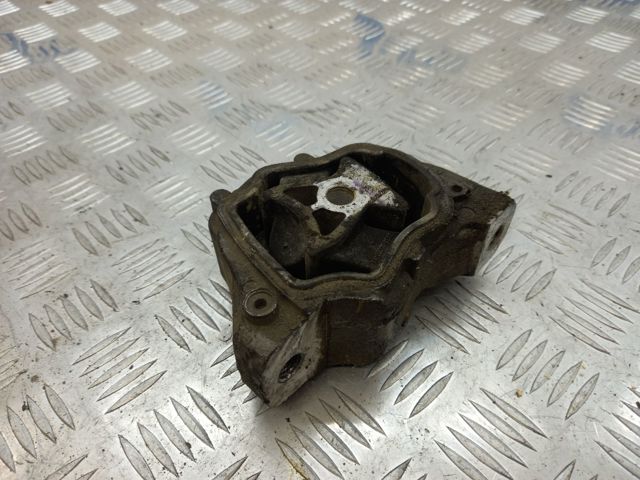 Нижняя опора двигателя LR032311 LAND ROVER