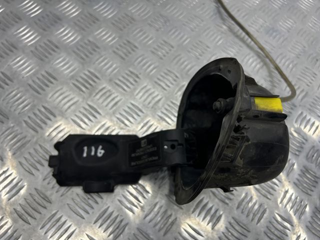 Корпус заливной горловины топливного бака LR033011 LAND ROVER