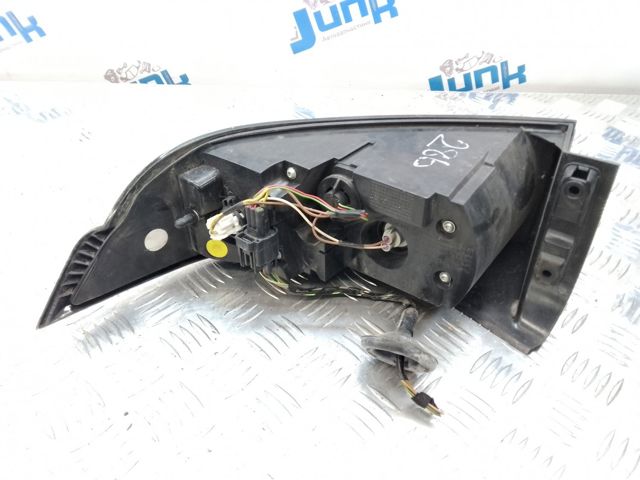 Левый стоп LR037711 LAND ROVER