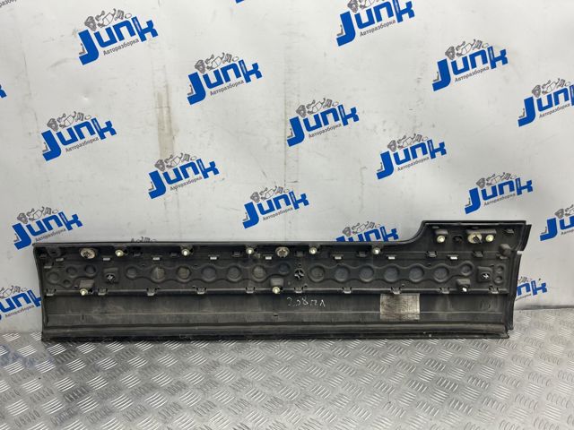 LR038846 Молдинг двери передней левой нижний купить Киев