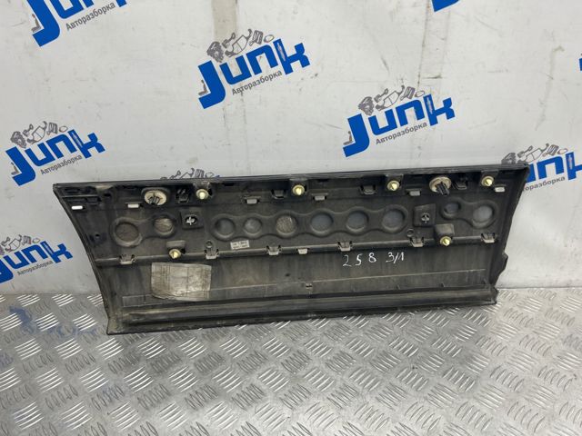 Молдинг двери задней левой нижний LR038856 LAND ROVER