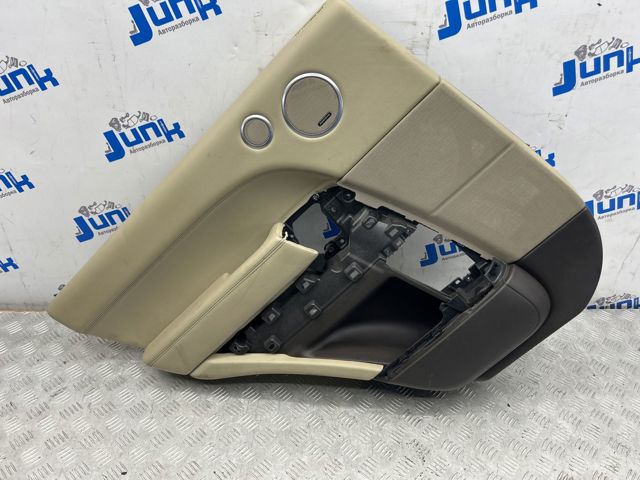Обшивка левой задней двери LR040533 LAND ROVER