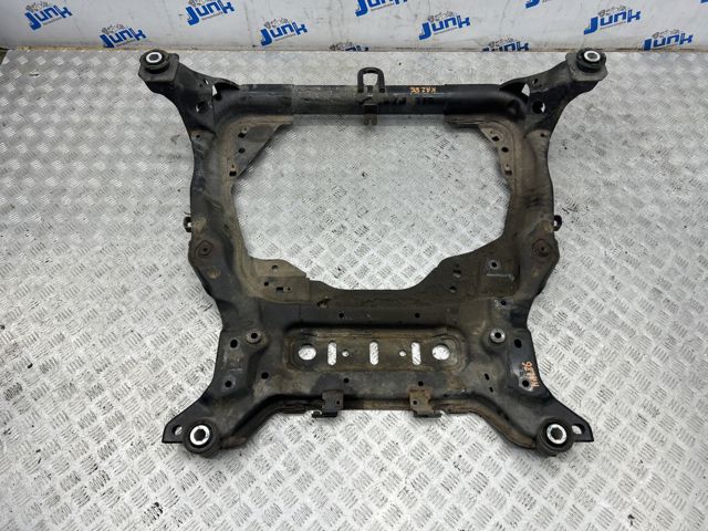 Балка передней подвески LR041717 LAND ROVER
