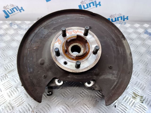 LR043593 LAND ROVER Цапфа задняя правая купить в Чернигов