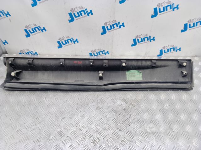 LR044139 LAND ROVER Молдинг двери передней левой нижний купить в Кривой Рог