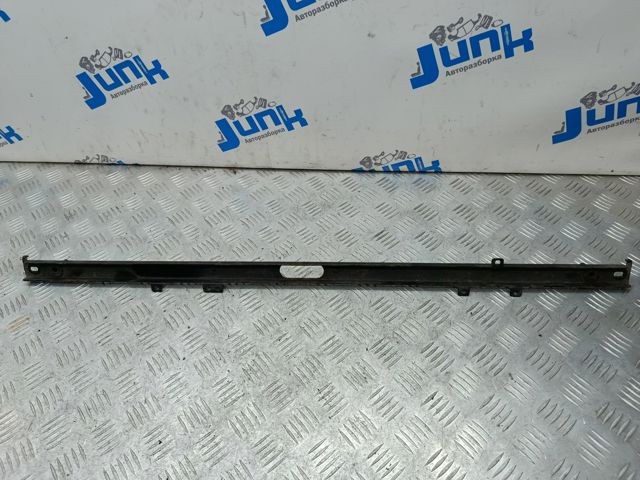 LAND ROVER LR044300 Балка радиатора верхняя в наличии Ирпень