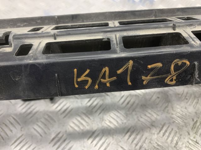 LR045180 LAND ROVER Кронштейн бампера заднего центральный купить в Житомир