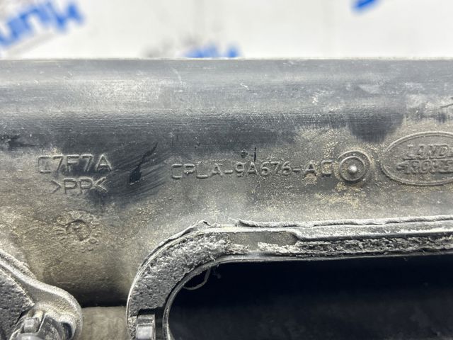 Воздухозаборник LR045408 LAND ROVER