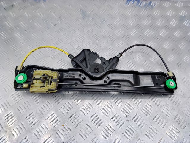 Механизм стеклоподъемника двери задней, левой LR046661 LAND ROVER