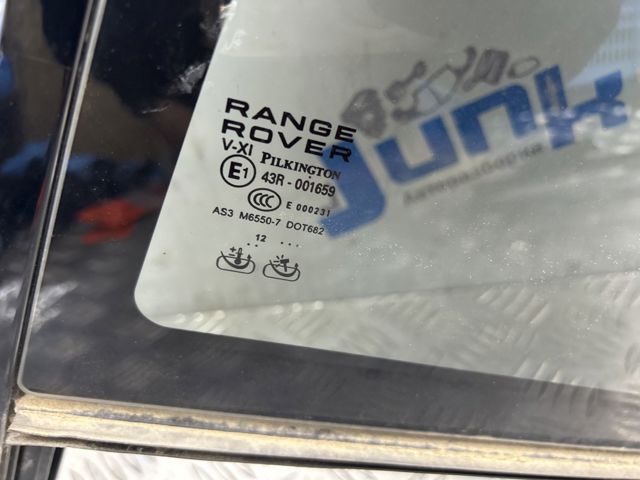 LR046785 LAND ROVER Стекло-форточка двери задней правой купить в Хмельницкий