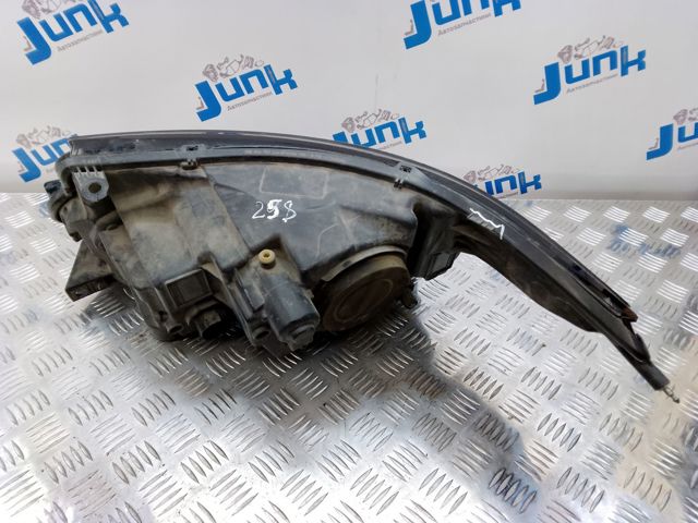 Фара основная правая LR046923 LAND ROVER