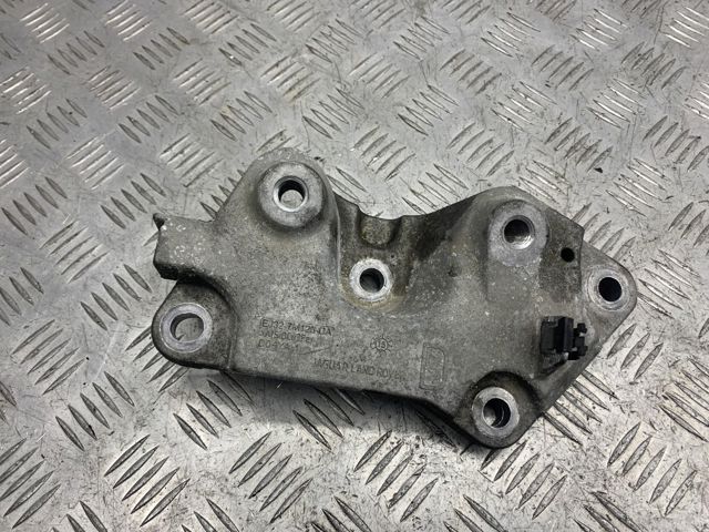 LAND ROVER LR047379 Кронштейн подушки КПП левый в наличии Ирпень