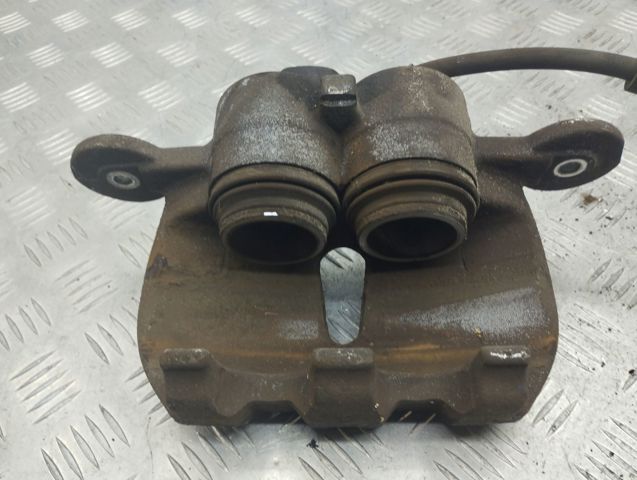 Суппорт тормозной, передний, правый LR047906 LAND ROVER